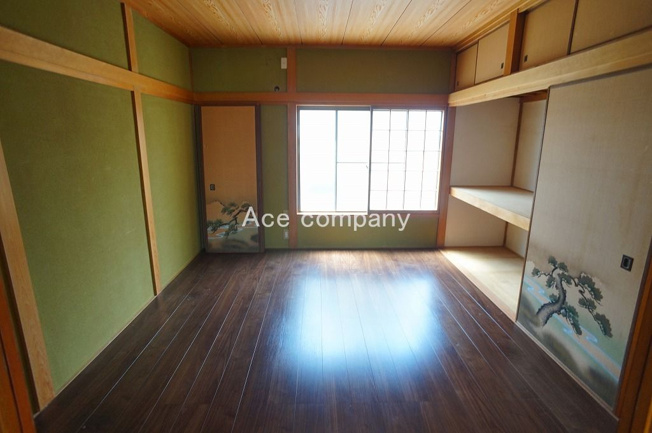 【寝室】 | 八尾市南本町6丁目 | 【2階：南側洋室約7帖】バルコニーに面したお部屋です☆