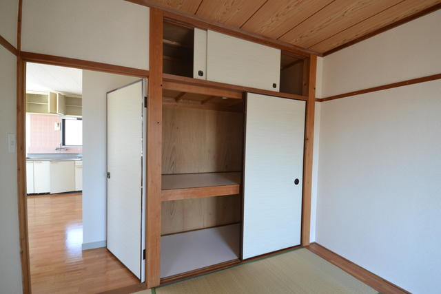 レジデンスナカムラの収納