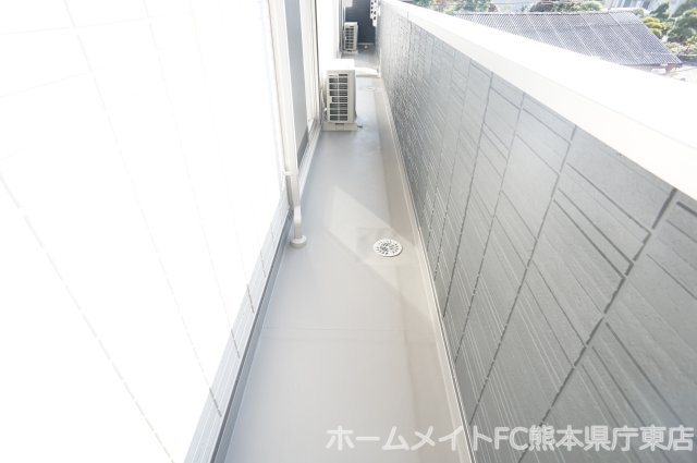熊本市中央区八王寺町のアパートのバルコニー