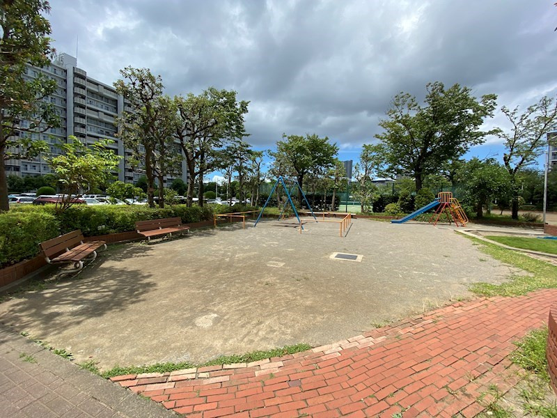 緑が充実している敷地内遊び場★