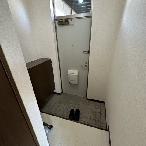 ファーストの玄関