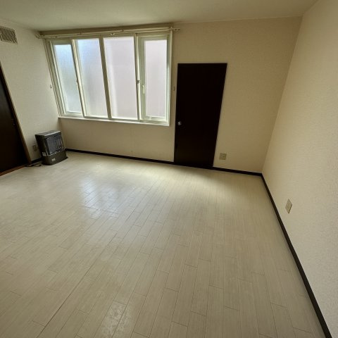 ファーストの居間・リビング