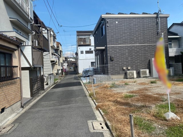 深草直違橋南１丁目　建築条件付土地　プランAの前面道路含む現地写真