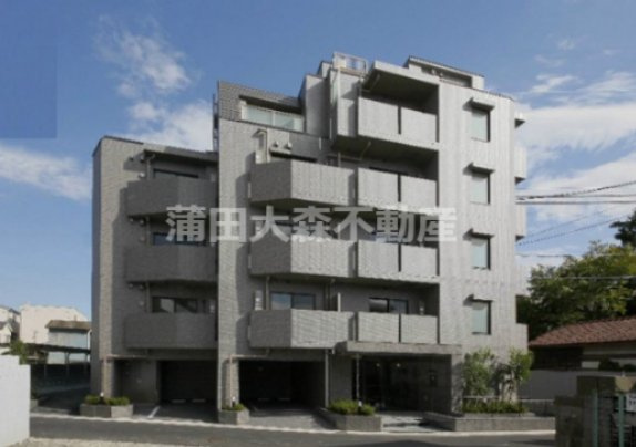 ルーブル東蒲田七番館の外観|2013年10月築　RC鉄筋コンクリート造地上6階建て1K～2DK総戸数68戸
京急本線京急蒲田駅最寄り、梅屋敷駅も徒歩圏内の東京都大田区東蒲田2丁目　
オートロック宅配BOXゴミ捨て場付分譲賃貸
