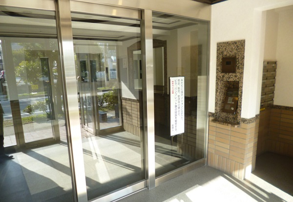 フェースタワーⅢのエントランス