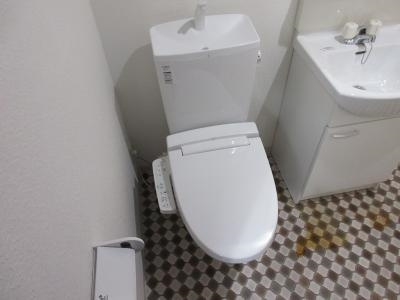 ブリエ五条大宮のトイレ|温水洗浄便座