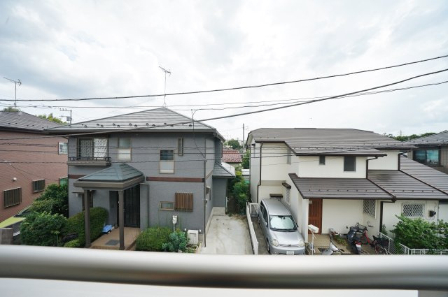 【横浜市旭区小高町131-16新築戸建て】★仲介手数料無料★（左近山小学校・左近山中学校）の前面道路含む現地写真