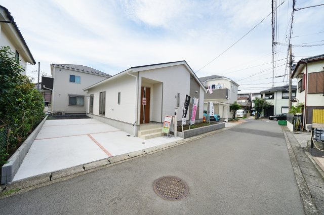 【横浜市瀬谷区宮沢２丁目34-4新築戸建て】★仲介手数料無料★（南瀬谷学校・南瀬谷中学校）の前面道路含む現地写真