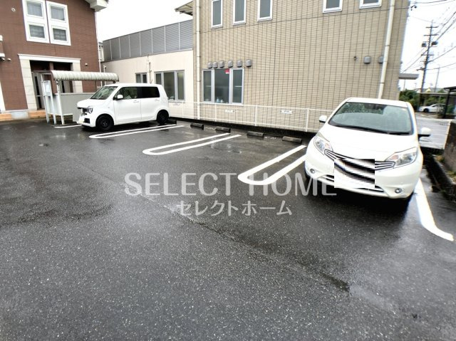 【駐車場】 | ドリームE | 駐車場に車を止められます