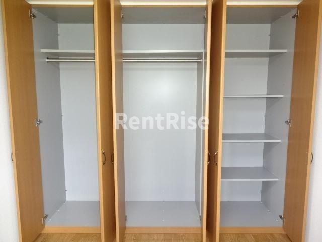 ウエストウッドの洋室|クローゼット（南洋室）