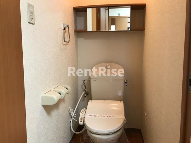 ルミエール シャトーのトイレ|シャワー付トイレ