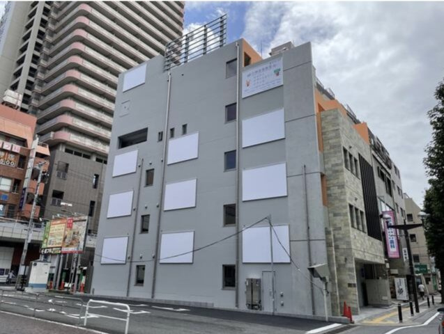 ユキドレスビルの外観