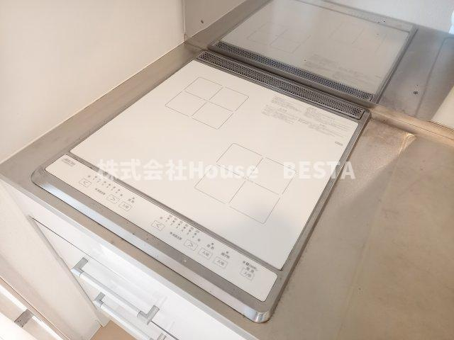 セレニテ神戸元町のキッチン