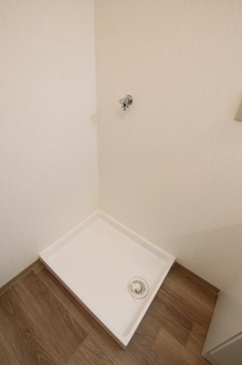 【設備】 | グランドハイツ杉田Ⅰ | 室外洗濯機置場