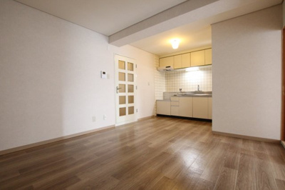 【居間・リビング】 | グランドハイツ杉田Ⅰ