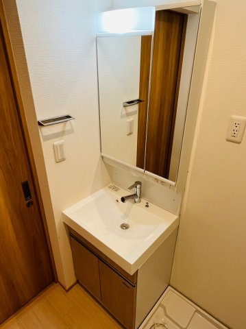 仲介手数料0円GRANDTIC東枇杷島駅前の洗面所