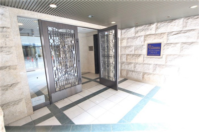 【エントランス】 | プレサンス本町プライム