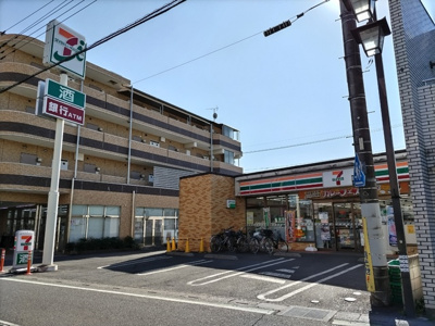 セブンイレブン 狭山ヶ丘駅西口店まで14ｍ