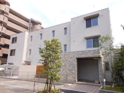 2014年築のマンション！オートロック完備！