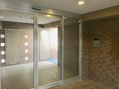 安心のオートロック付き