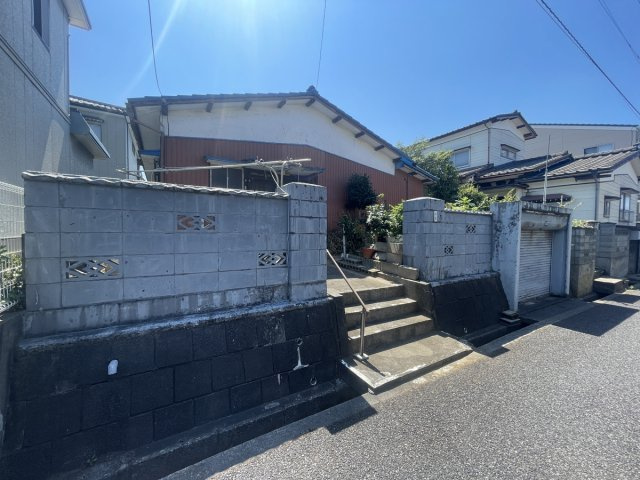 東区小金台　売地の前面道路含む現地写真