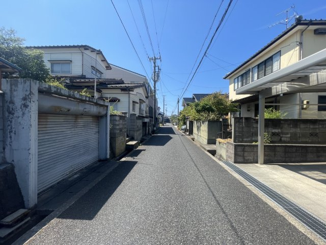 東区小金台　売地の前面道路含む現地写真