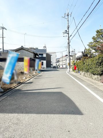 牛ヶ瀬弥生町2号地　建築条件無土地の前面道路含む現地写真