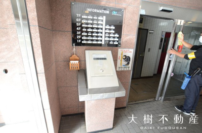 【エントランス】 | クリオ海老名弐番館3階　2LDK　リフォーム済み