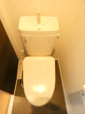 【トイレ】 | Best Stage 拝島 | 温水洗浄便座付きです
