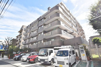 【外観】 | 即日のご見学も可能です！お気軽にお問い合わせください！
手入れの行き届いた外壁やエントランスなど、「見ればわかる」レベルで清潔感を保ったマンションです。築年数を感じさせない姿で皆様をお出迎えします。