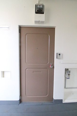 【エントランス】 | ラ・ルーチェ芳泉