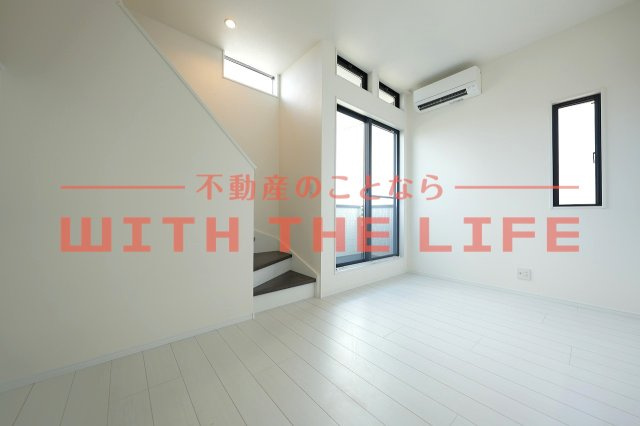 エクシア久留米大学駅前【キャッシュバック対象物件】の居間・リビング|こちらのリビングで趣味の時間をお楽しみください