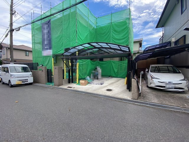 東茱萸木１丁目貸家の駐車場