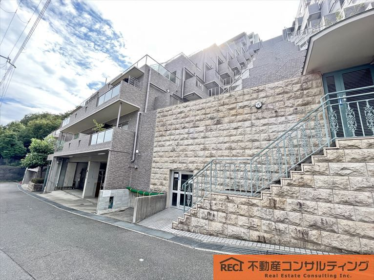 プリオーレ御影山の手A棟の外観