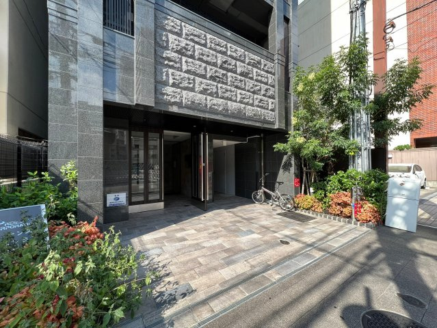 プレサンス心斎橋レヨンのエントランス