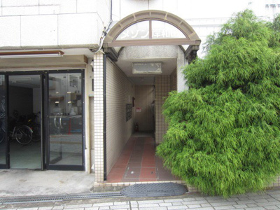 【エントランス】 | メゾン岸和田
