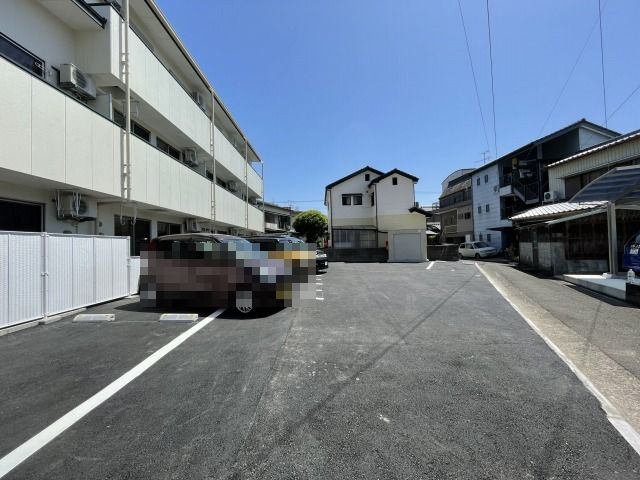アリエッタ ヴェルデの駐車場|前面道路広いです