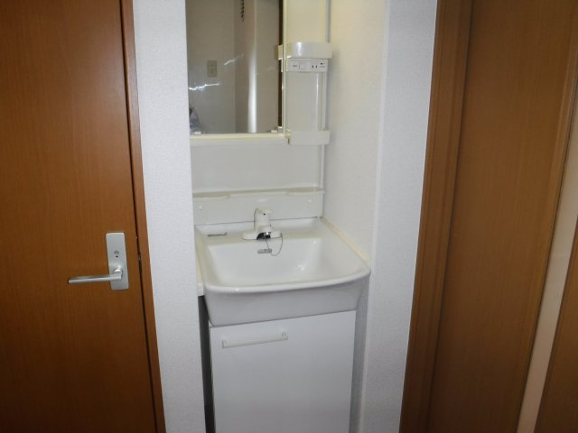 ブリランテの独立洗面台|他のお部屋の参考写真となります。