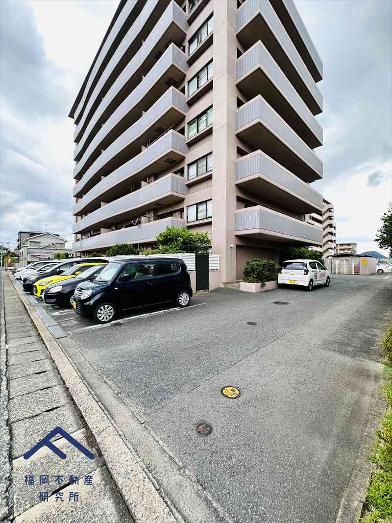 JGMシュリアン周船寺の駐車場