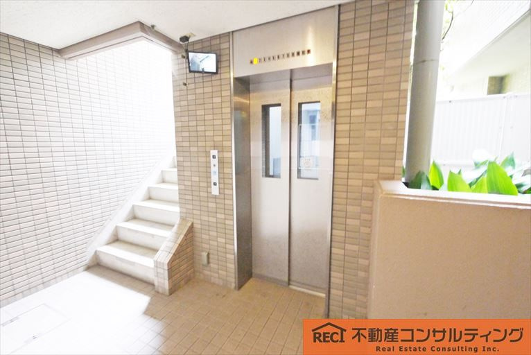 リーガル神戸元町の駐車場