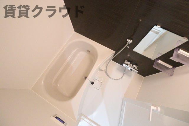 ピュアコートの浴室|アクセントパネルがおしゃれなバスルーム♪