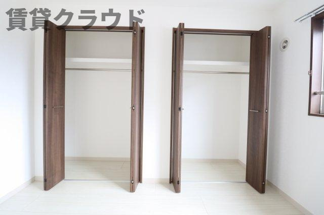 ピュアコートの収納|洋服はもちろん、その他の荷物も収納可能♪