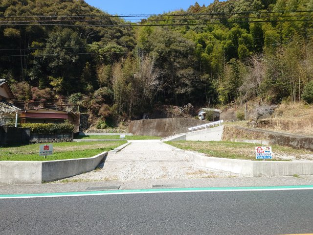【外観】 | 日高村下分分譲地② | 侵入路です。