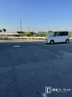 【駐車場】