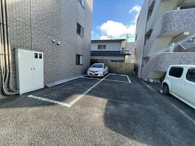 【駐車場】リーフハイツ