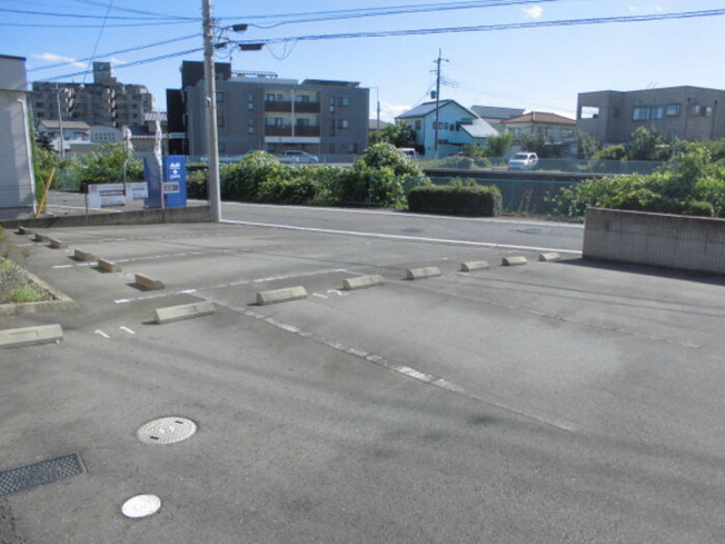 【駐車場】 | ルミエール大友D