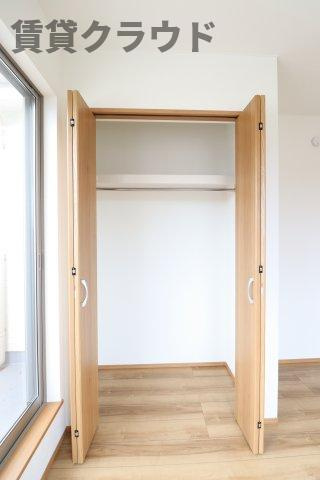 GKタウンの収納|ハンガーラック付きと棚付きの収納スペース！