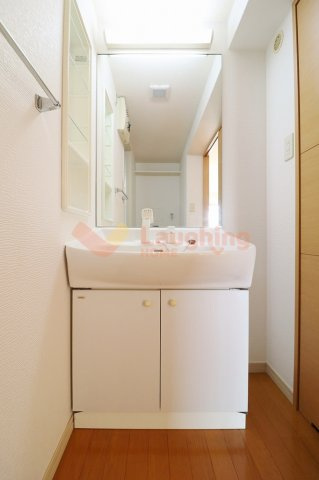 レジデンス・グリンダの洗面所|スペースが確保できる洗面所です