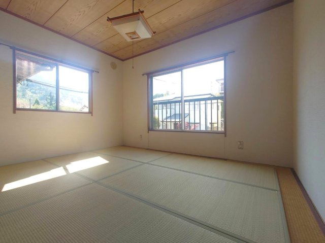 地震に強いＲＣ造●庭スペースあり●全室２面採光で陽当たり良好●亀岡市畑野町千ケ畑高橋の和室|和室