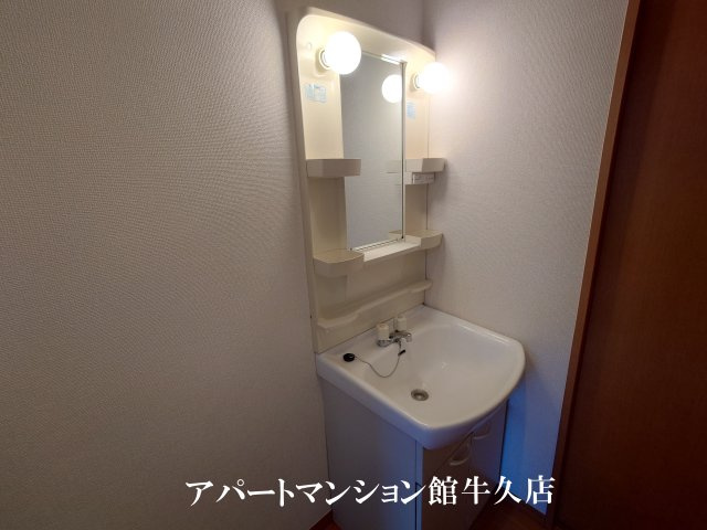 メゾンローズブランの洗面所